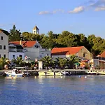 Be-bu-mar * Sveti Filip i Jakov